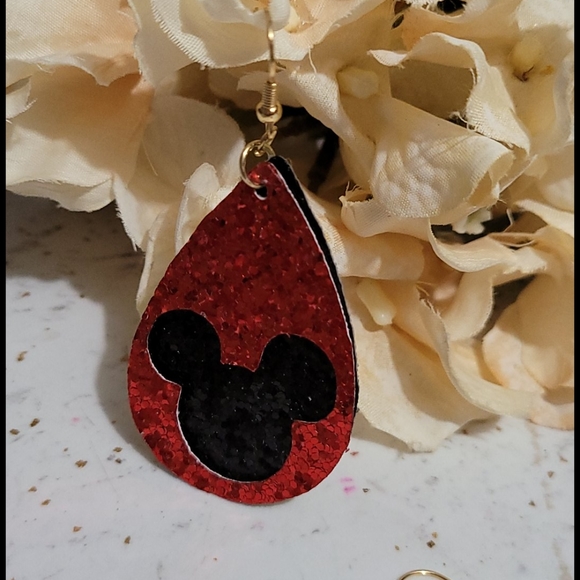 💍 Black sparkly Mickey teardrop earrings - Picture 4 of 4